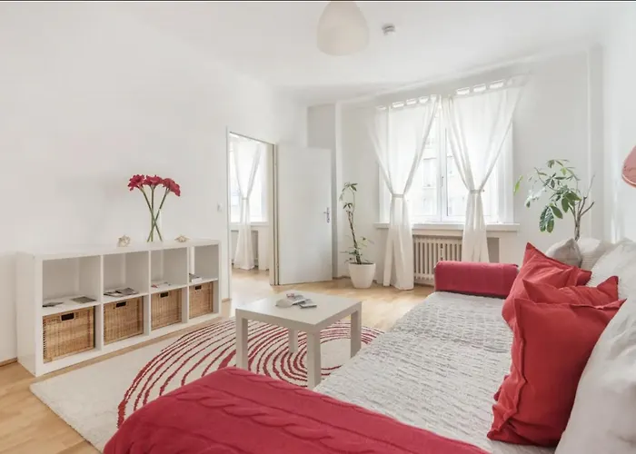 Apartment France | Operastreet Vienna, Austria