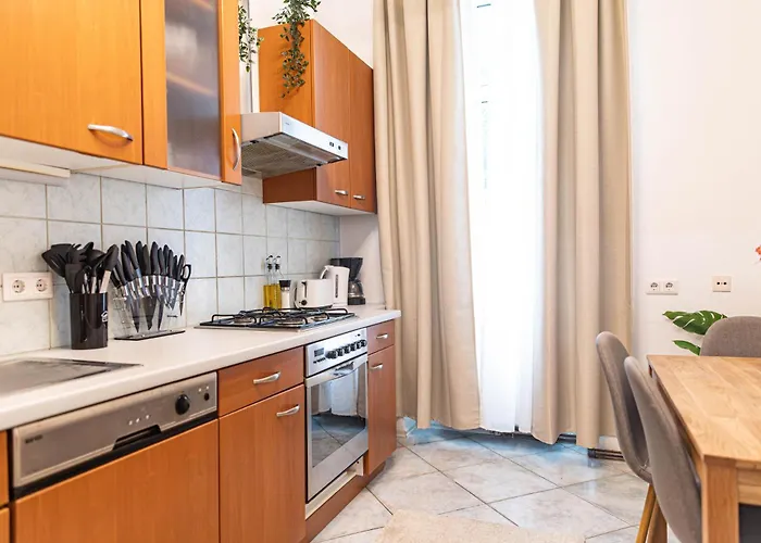 Stylish Apartment, Next To Schloss Belvedere Vienna, Austria